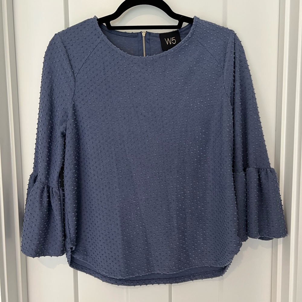 W5: Blue Textured Spotted Top: Size Small